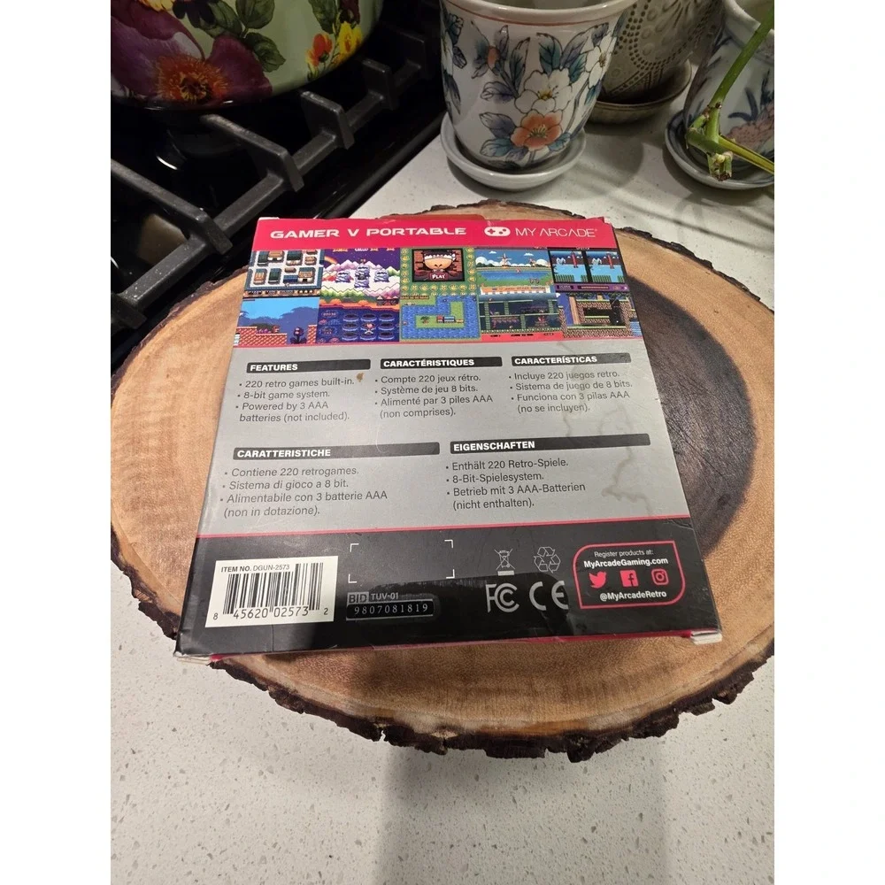 My Arcade Gamer V Portable 220 Games Portable Gaming System. New